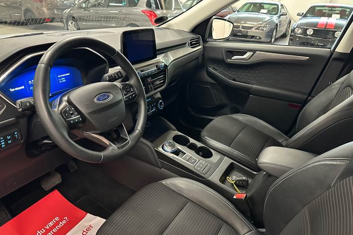 Hvid Ford Kuga fra 2021