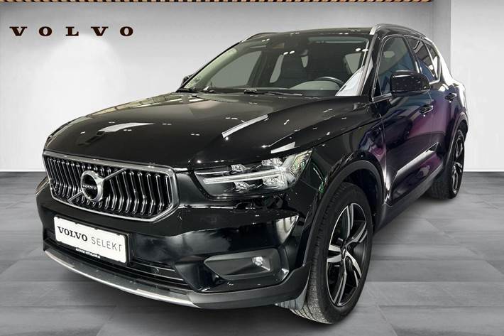 Sort Volvo XC40 fra 2020 set udefra