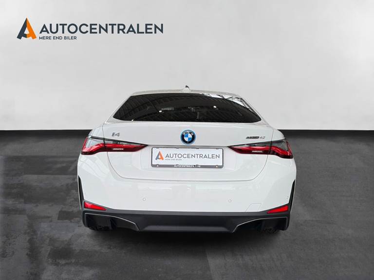BMW i4 eDrive40 Charged