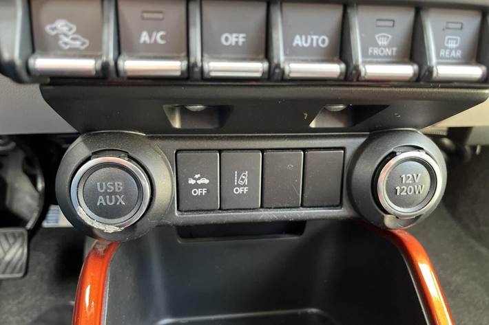 Beige Suzuki Ignis fra 2017