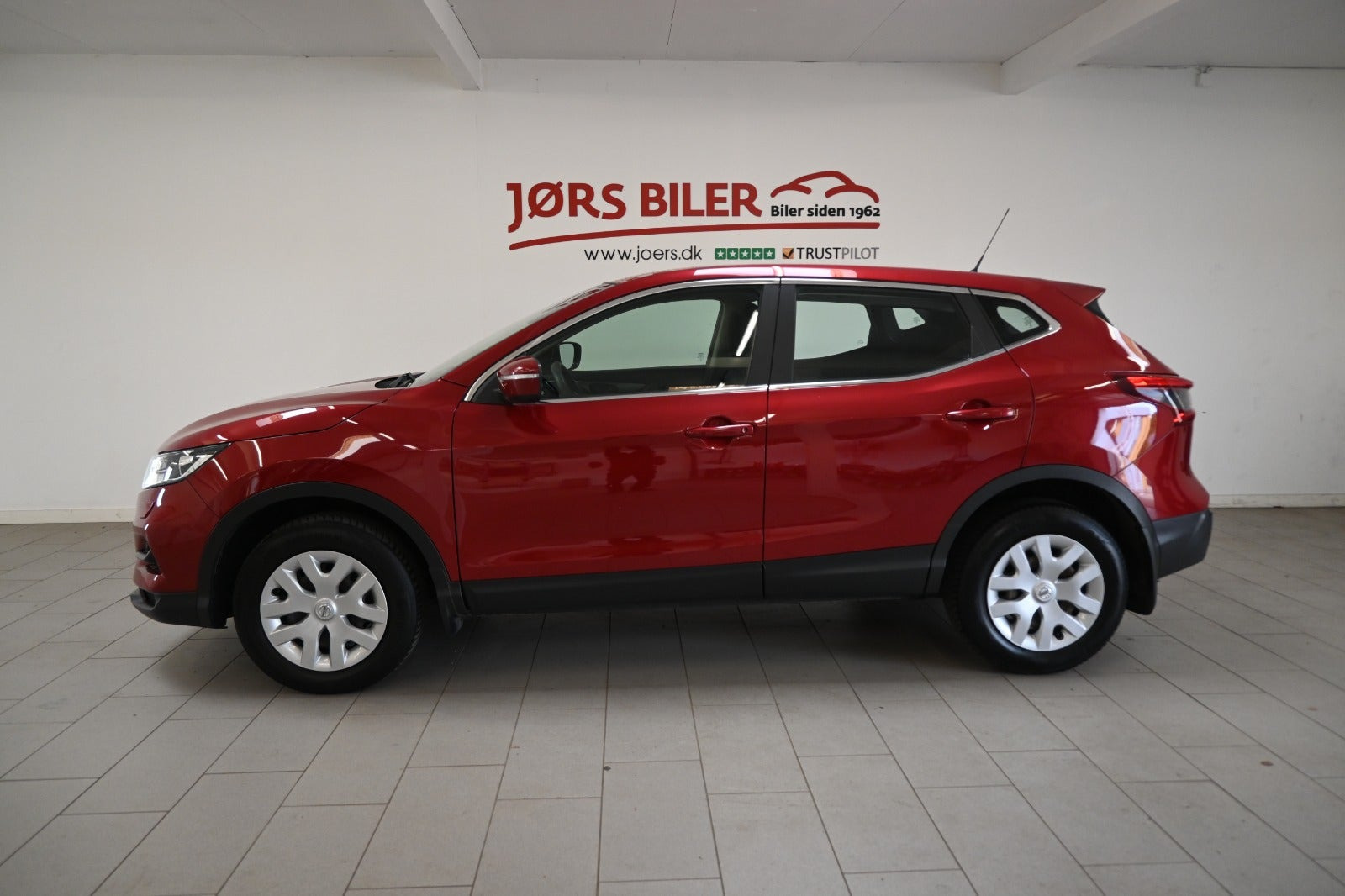 Rød Nissan Qashqai fra 2018