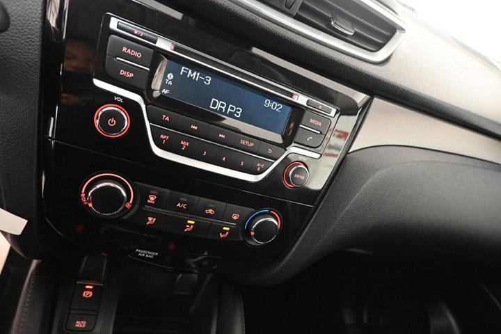 Rød Nissan Qashqai fra 2018