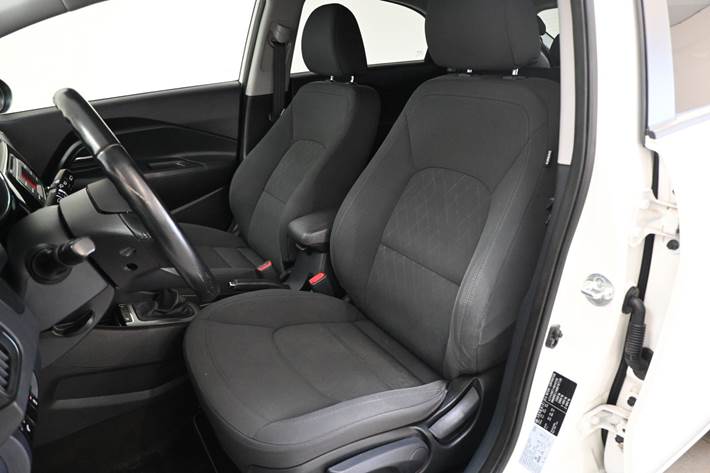 Hvid Kia Rio fra 2016