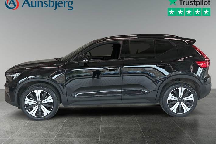 Sort Volvo XC40 fra 2022