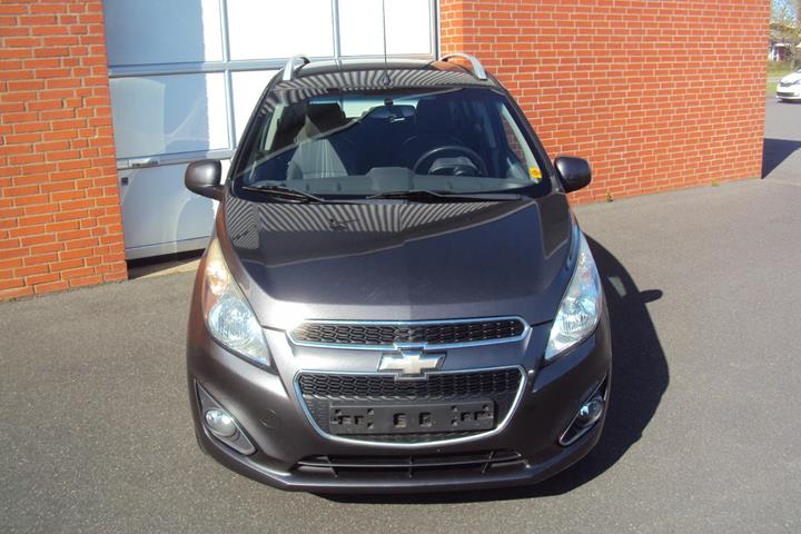 Grå Chevrolet Spark fra 2014