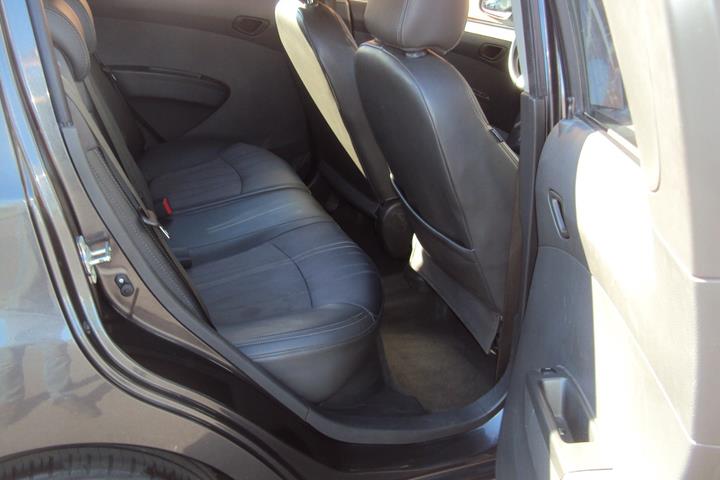 Grå Chevrolet Spark fra 2014
