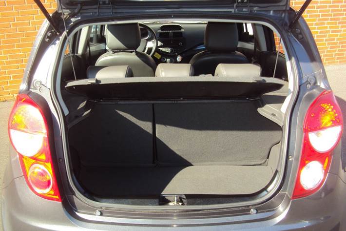 Grå Chevrolet Spark fra 2014