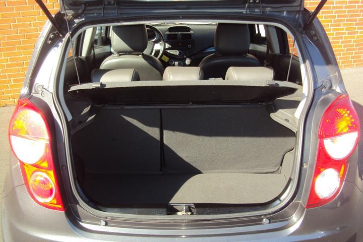 Grå Chevrolet Spark fra 2014