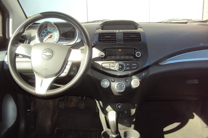 Grå Chevrolet Spark fra 2014