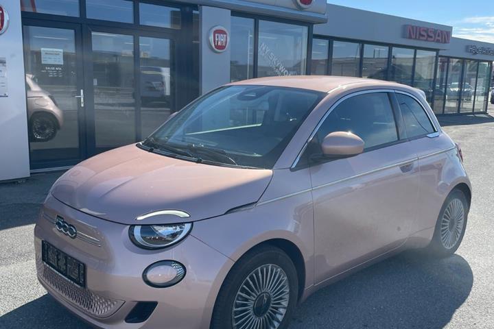 Grå Fiat 500e fra 2024 set udefra