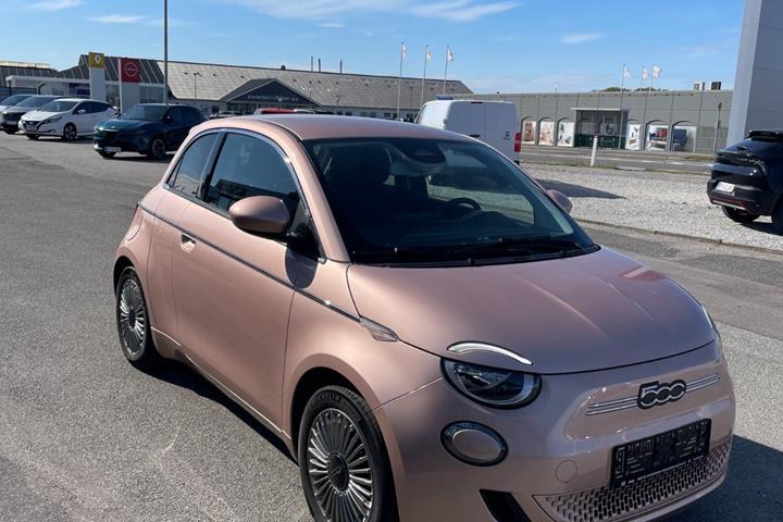 Grå Fiat 500e fra 2024
