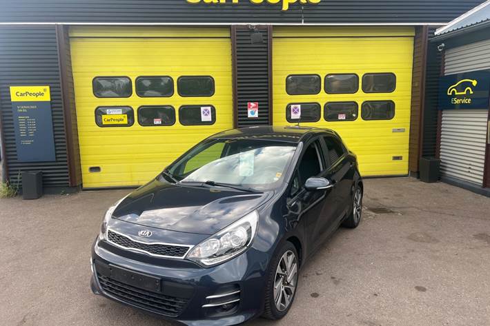 Blå Kia Rio fra 2016