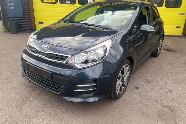 Blå Kia Rio fra 2016