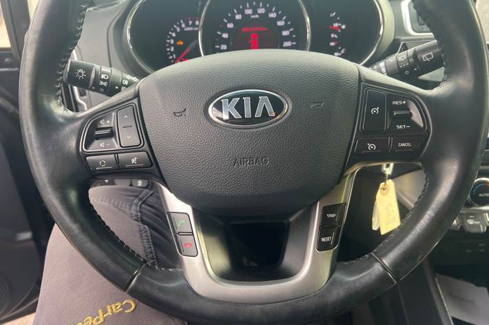 Blå Kia Rio fra 2016