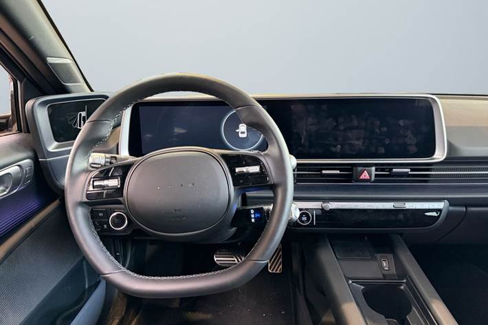 Grå Hyundai Ioniq 6 fra 2025