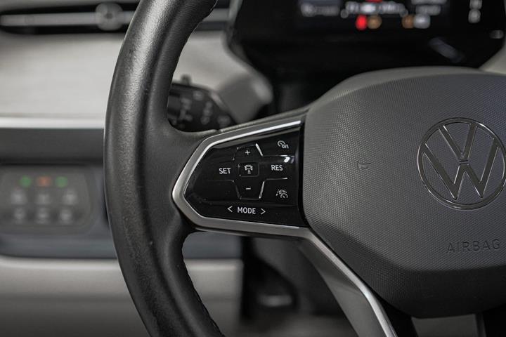 Blå VW ID.Buzz fra 2023