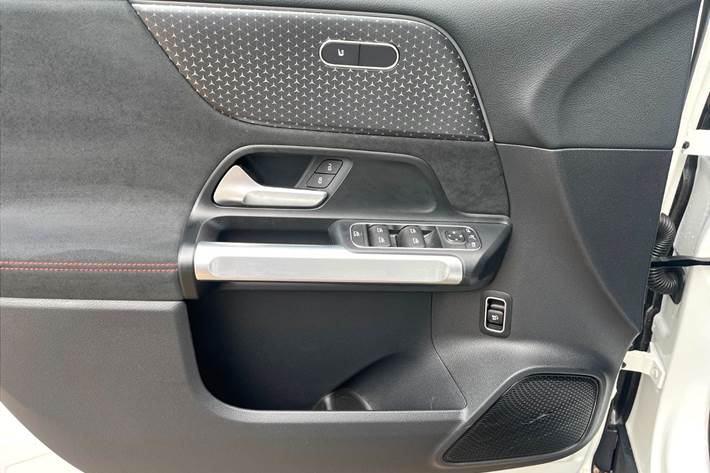 Hvid Mercedes EQB 250+ fra 2025