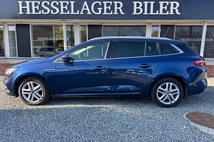 Blå Renault Megane IV fra 2018