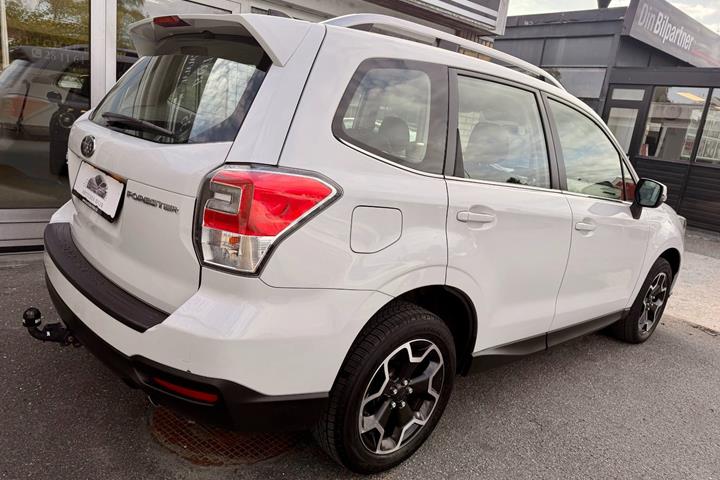 Hvid Subaru Forester fra 2019