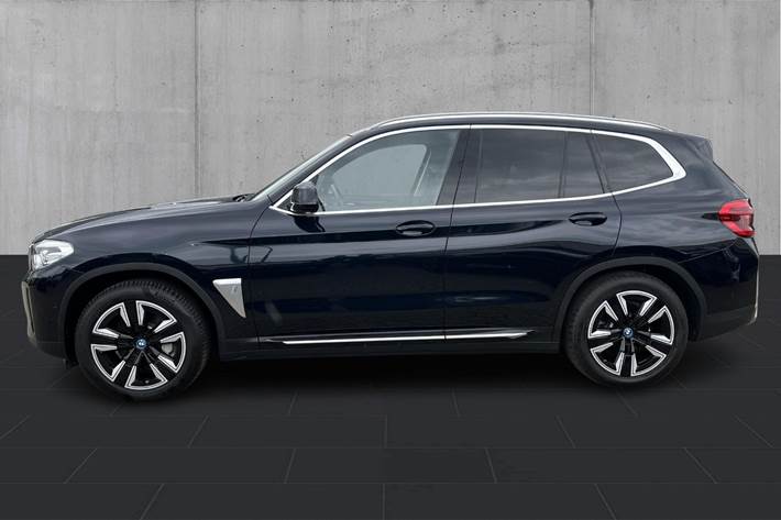 Sort BMW iX3 fra 2021