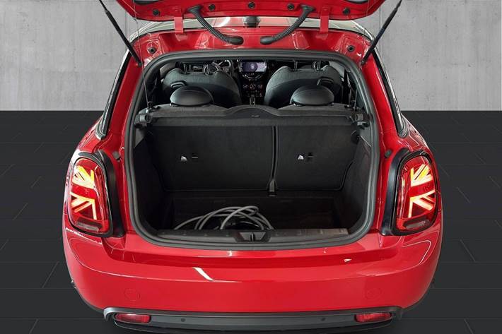 Rød Mini Cooper SE fra 2022