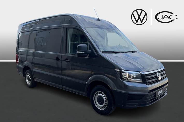 Grå VW Crafter 35 fra 2022