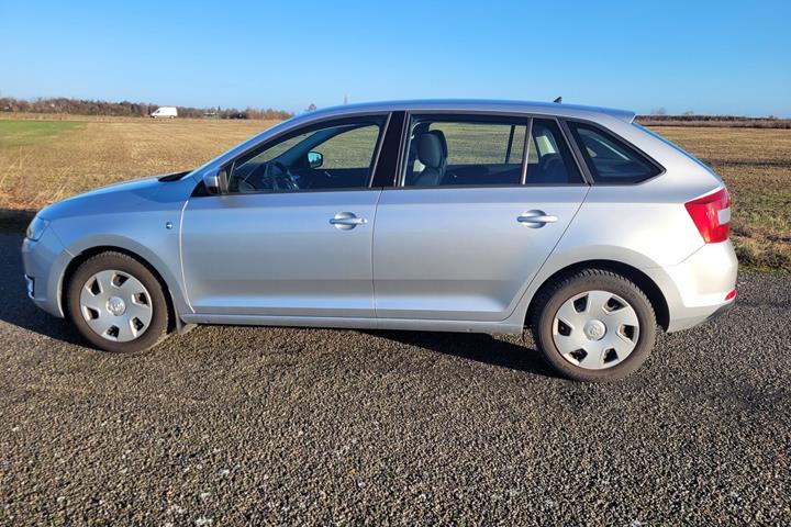 Sølv Skoda Rapid fra 2014