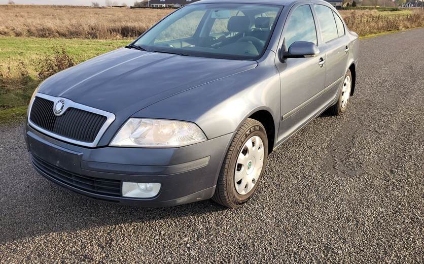 Skoda Octavia 1,6 FSI Elegance 115HK 5d