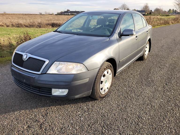 Skoda Octavia 1,6 FSI Elegance 115HK 5d