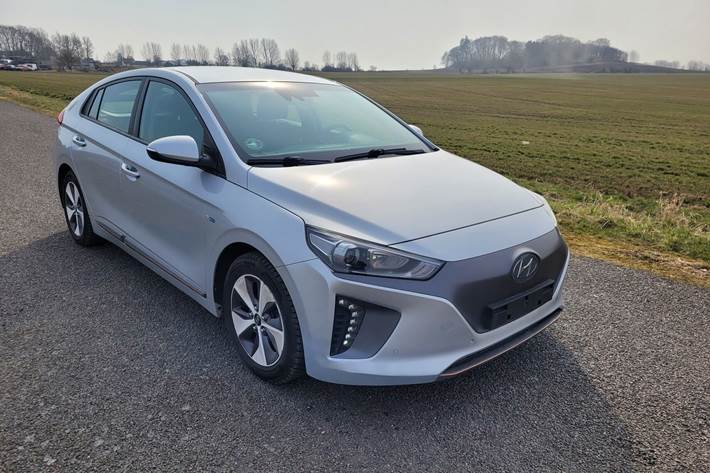Sølv Hyundai Ioniq fra 2017