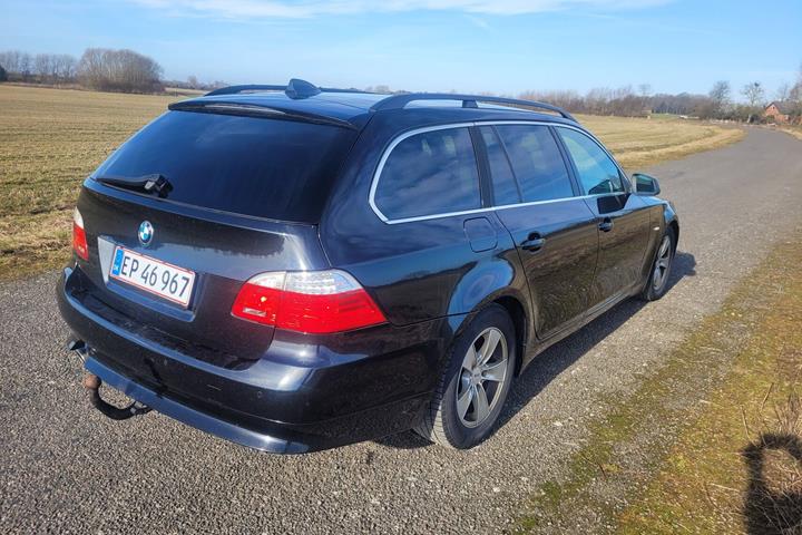 Sort BMW 520d fra 2010