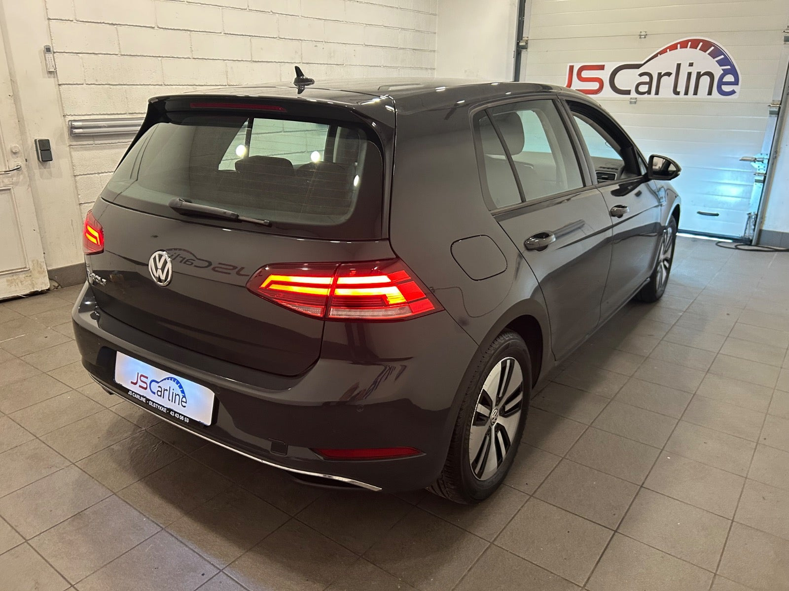 Grå VW e-Golf VII fra 2020
