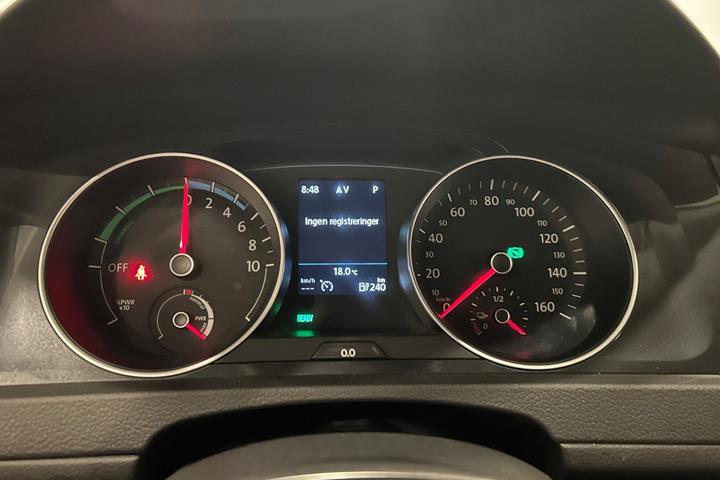 Grå VW e-Golf VII fra 2020