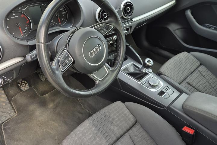 Sort Audi A3 Sportback fra 2013