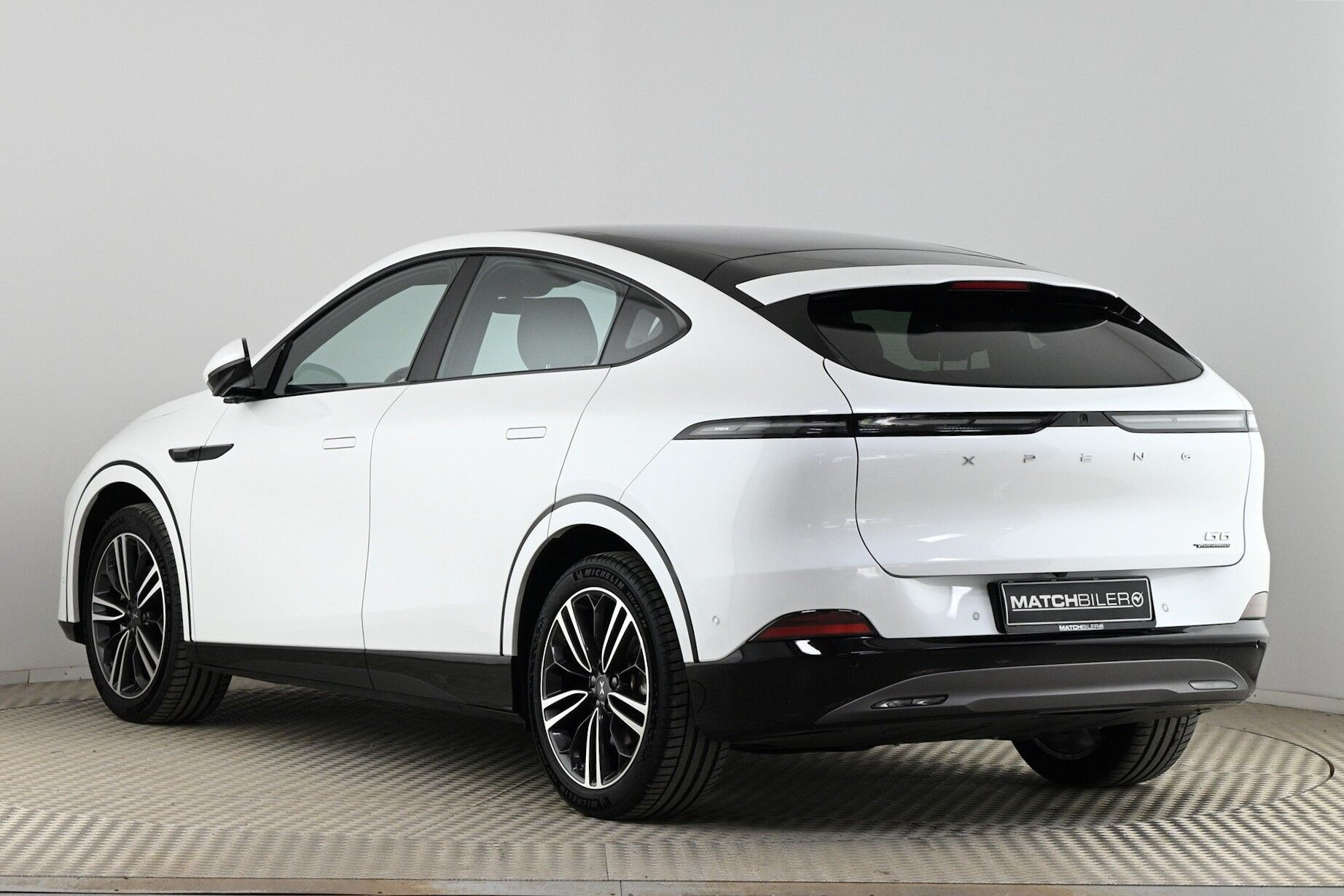 Hvid Xpeng G6 fra 2025