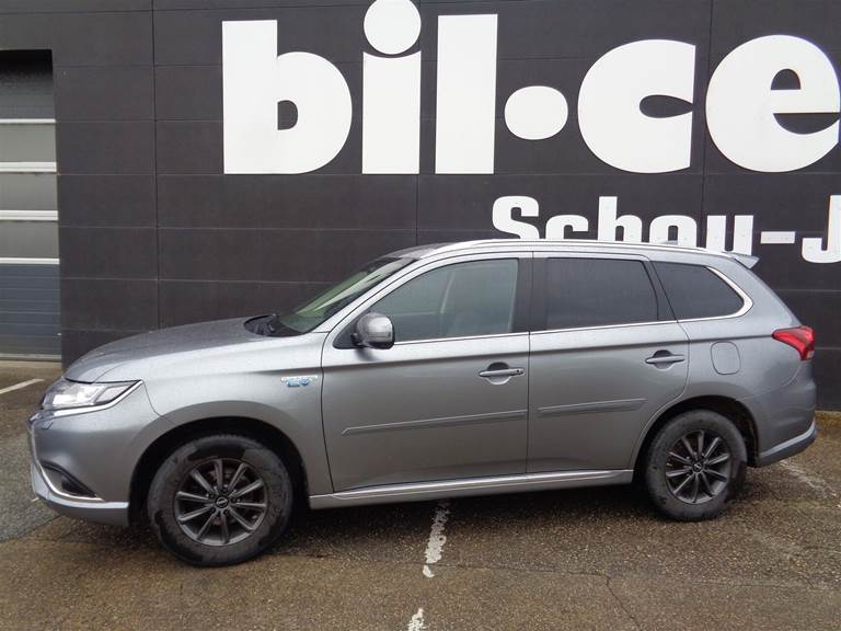 Mitsubishi Outlander 2,4 PHEV Plugin-hybrid Invite 4WD 224HK 5d 6g Trinl. Gear