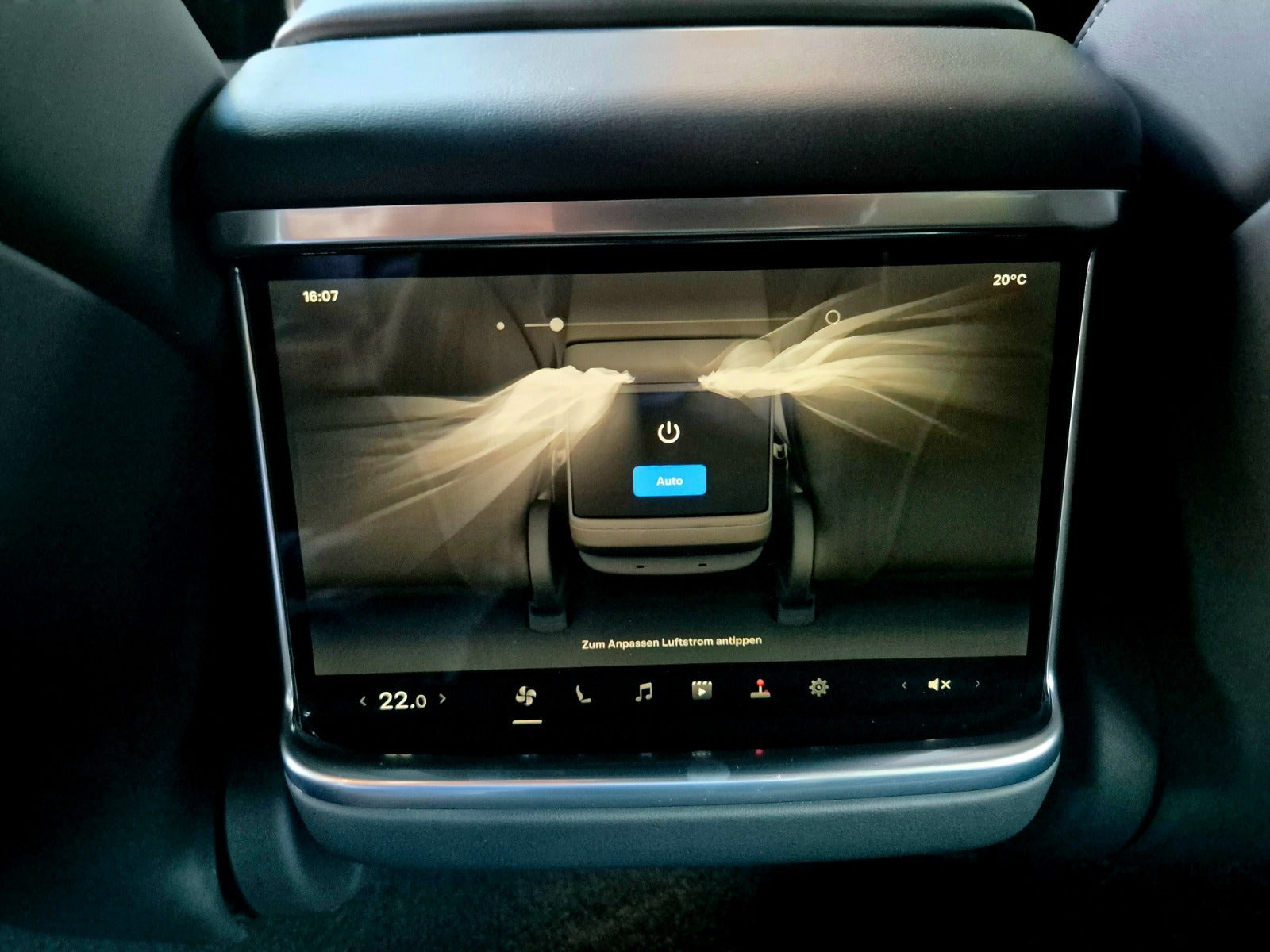 Sort Tesla Model S fra 2023