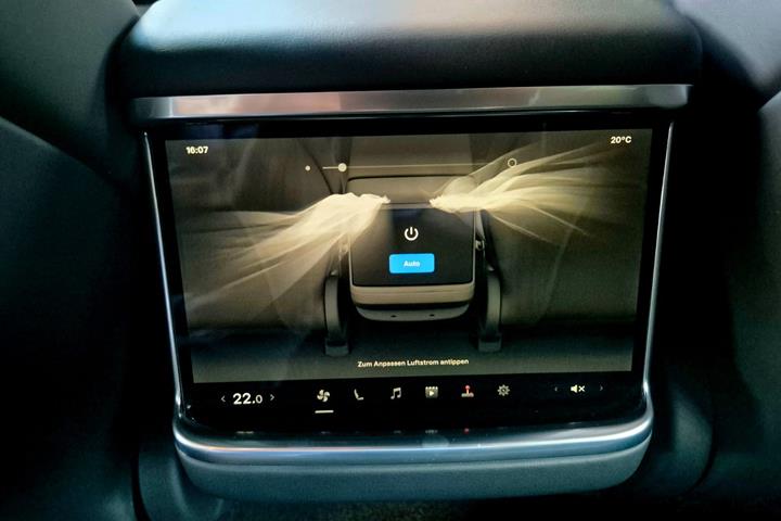 Sort Tesla Model S fra 2023