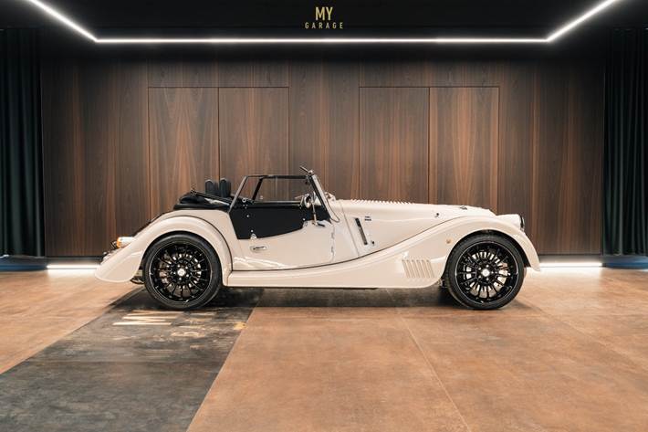 Beige Morgan Plus Six fra 2023