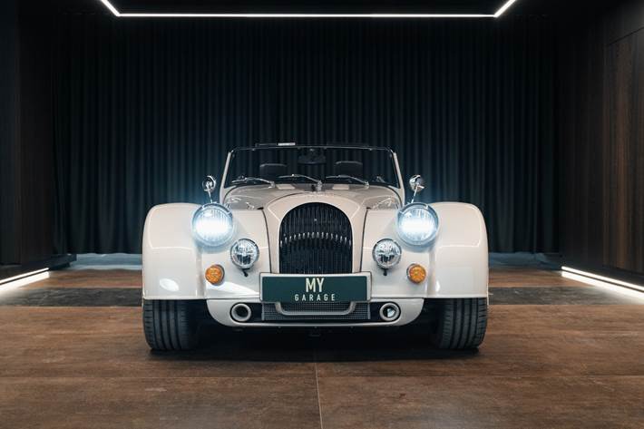 Beige Morgan Plus Six fra 2023