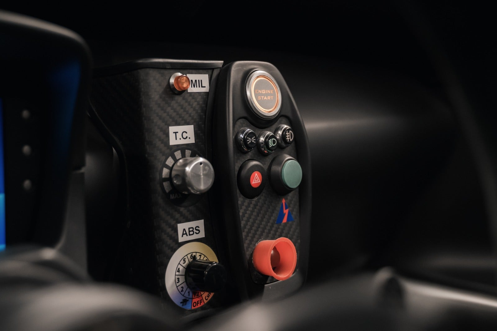 Sort Lotus 3-Eleven fra 2016 set indefra