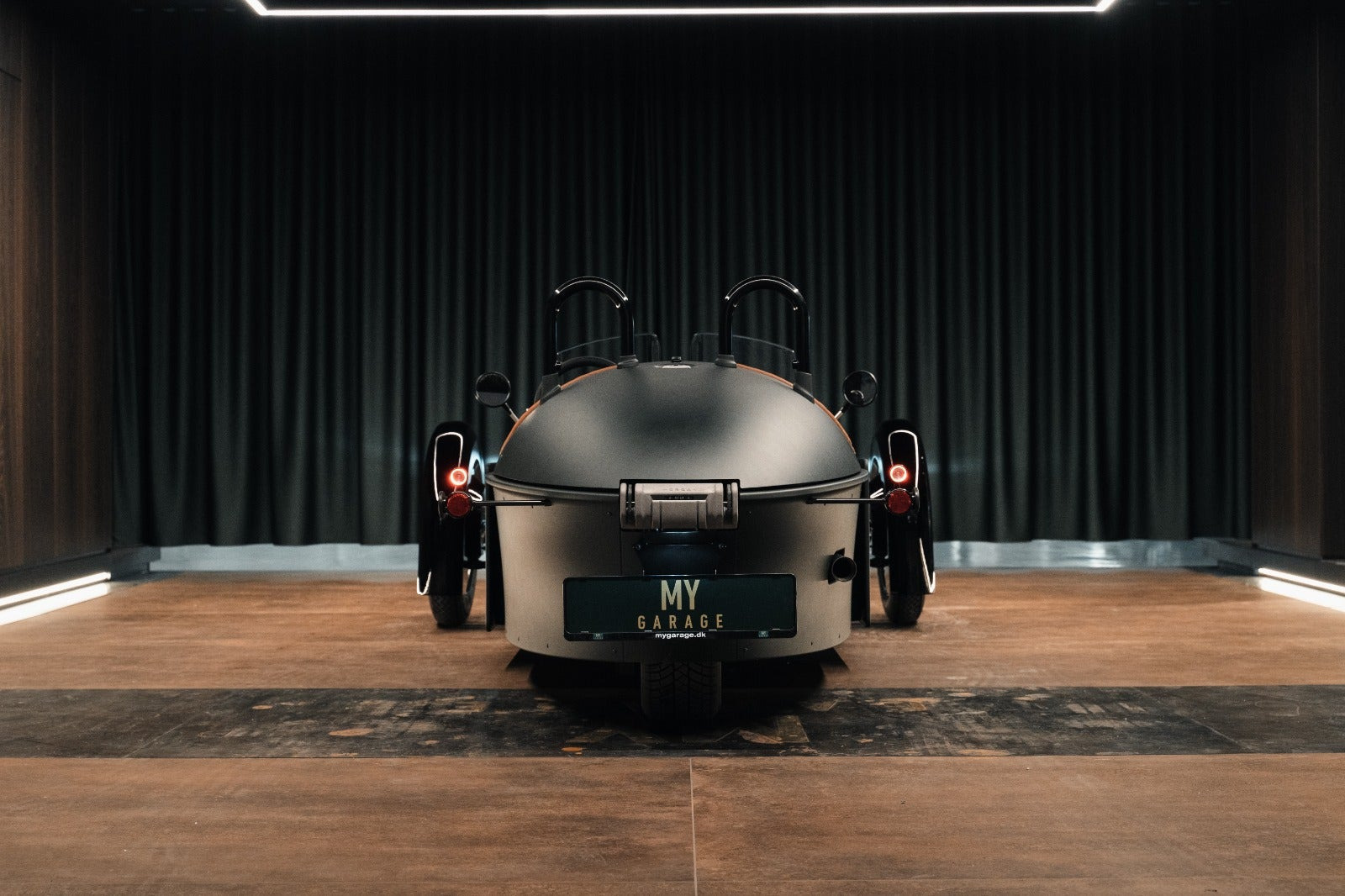 Grøn Morgan Super 3 fra 2023 set udefra