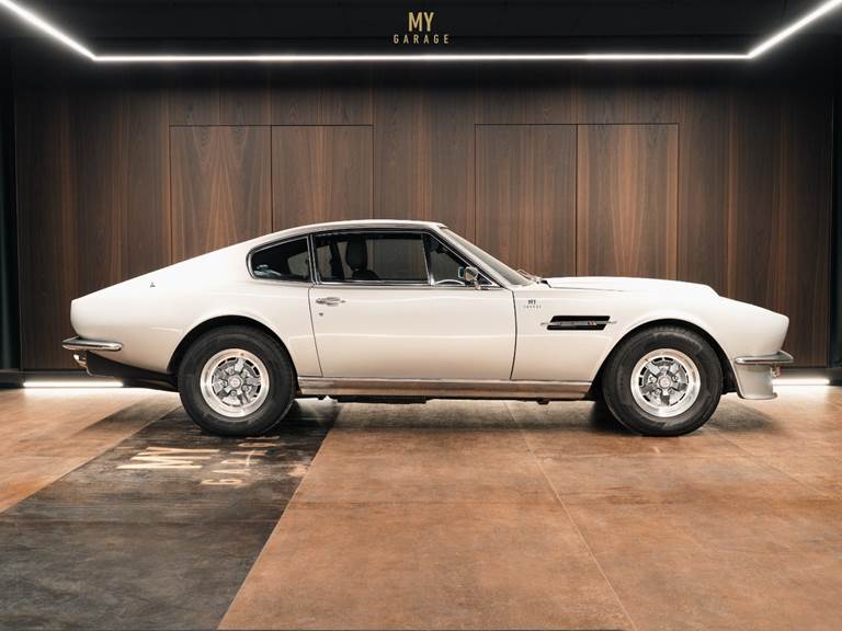 Aston Martin V8 5,3
