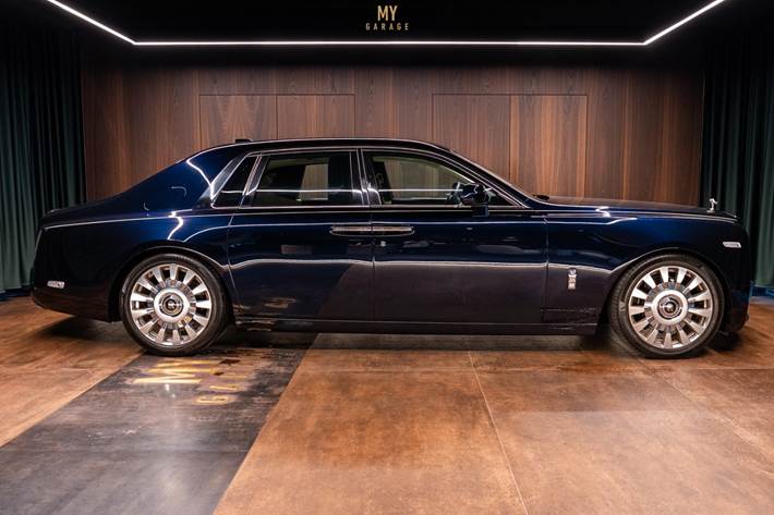 Blå Rolls Royce Phantom fra 2018