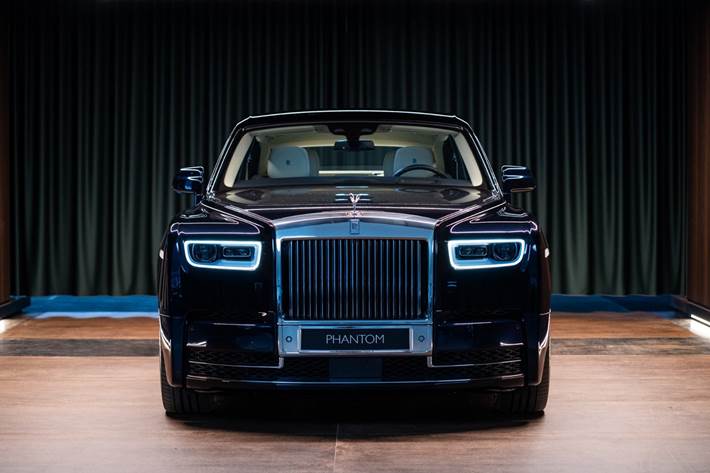 Blå Rolls Royce Phantom fra 2018