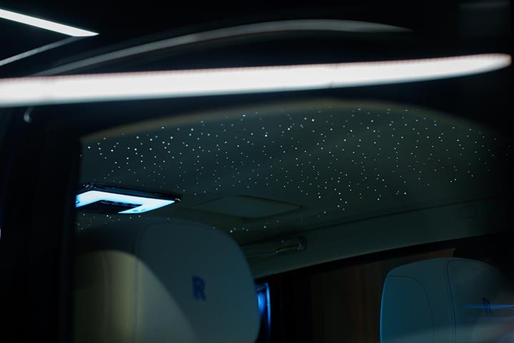Blå Rolls Royce Phantom fra 2018