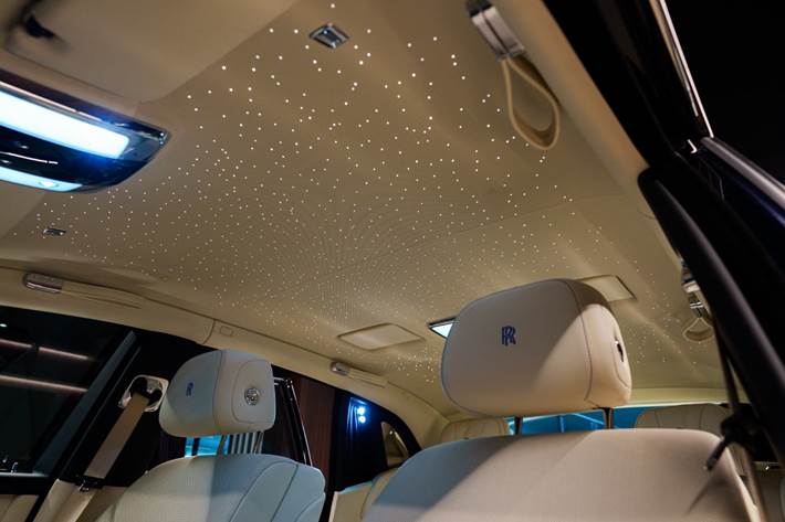Blå Rolls Royce Phantom fra 2018