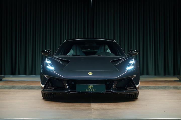 Grå Lotus Emira fra 2024