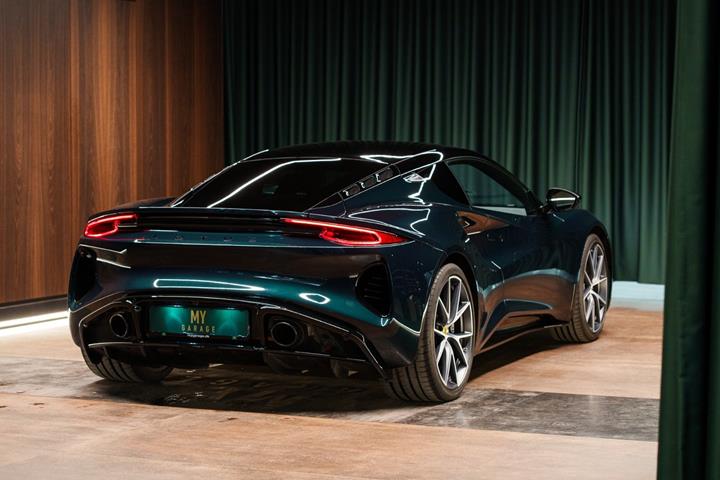 Grøn Lotus Emira fra 2023