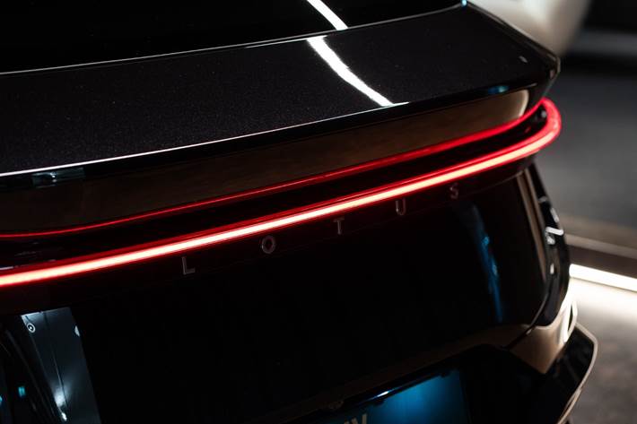 Sort Lotus Eletre fra 2023